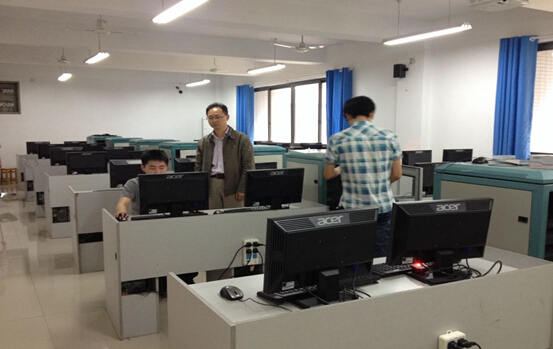 石曉冀 匠心育才，助力學(xué)子在重慶中職技能大賽網(wǎng)絡(luò)技術(shù)服務(wù)項(xiàng)目斬獲佳績(jī)